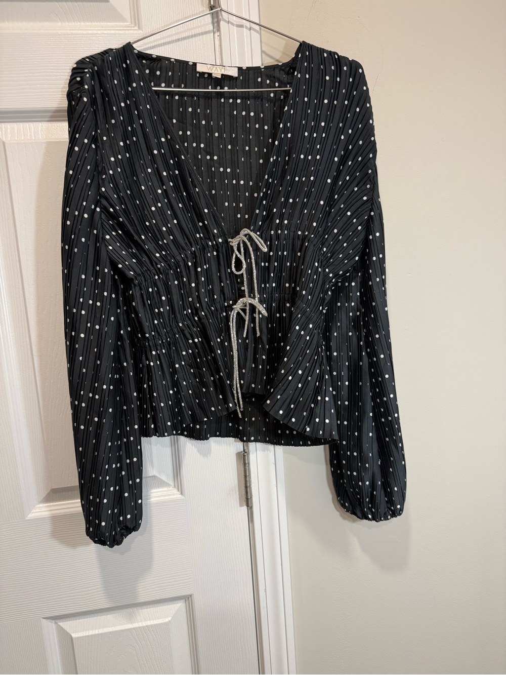 WAYF Payton Tie Front Blouse Black Polka Dot Pleated Long Sleeve Size M